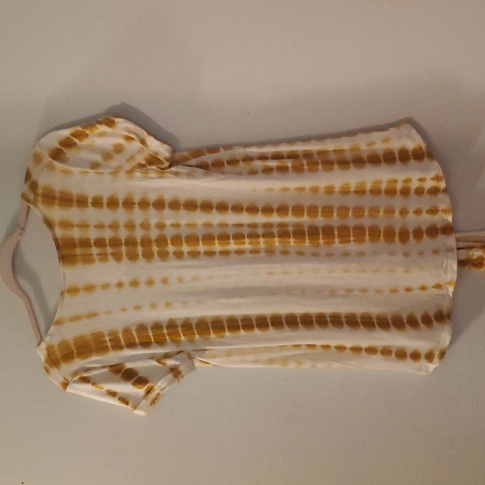 Got to love this USA made,vine & love women's tops